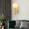 Lámpara de pared de cobre de vidrio ópalo de diseño elegante